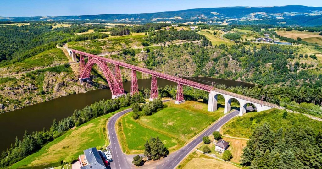 A képen a Garabit-viadukt látható