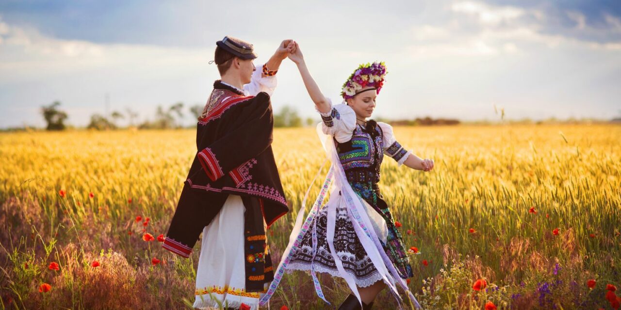 hungarikumok kvíz - táncosok népviseletben