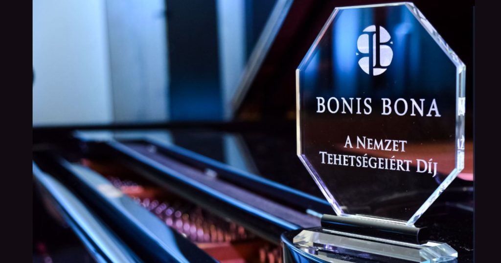 Bona Bonis díj emlék plakett.