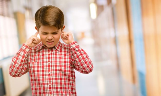 Globális probléma a gyermekeket is veszélyeztető halláskárosodás