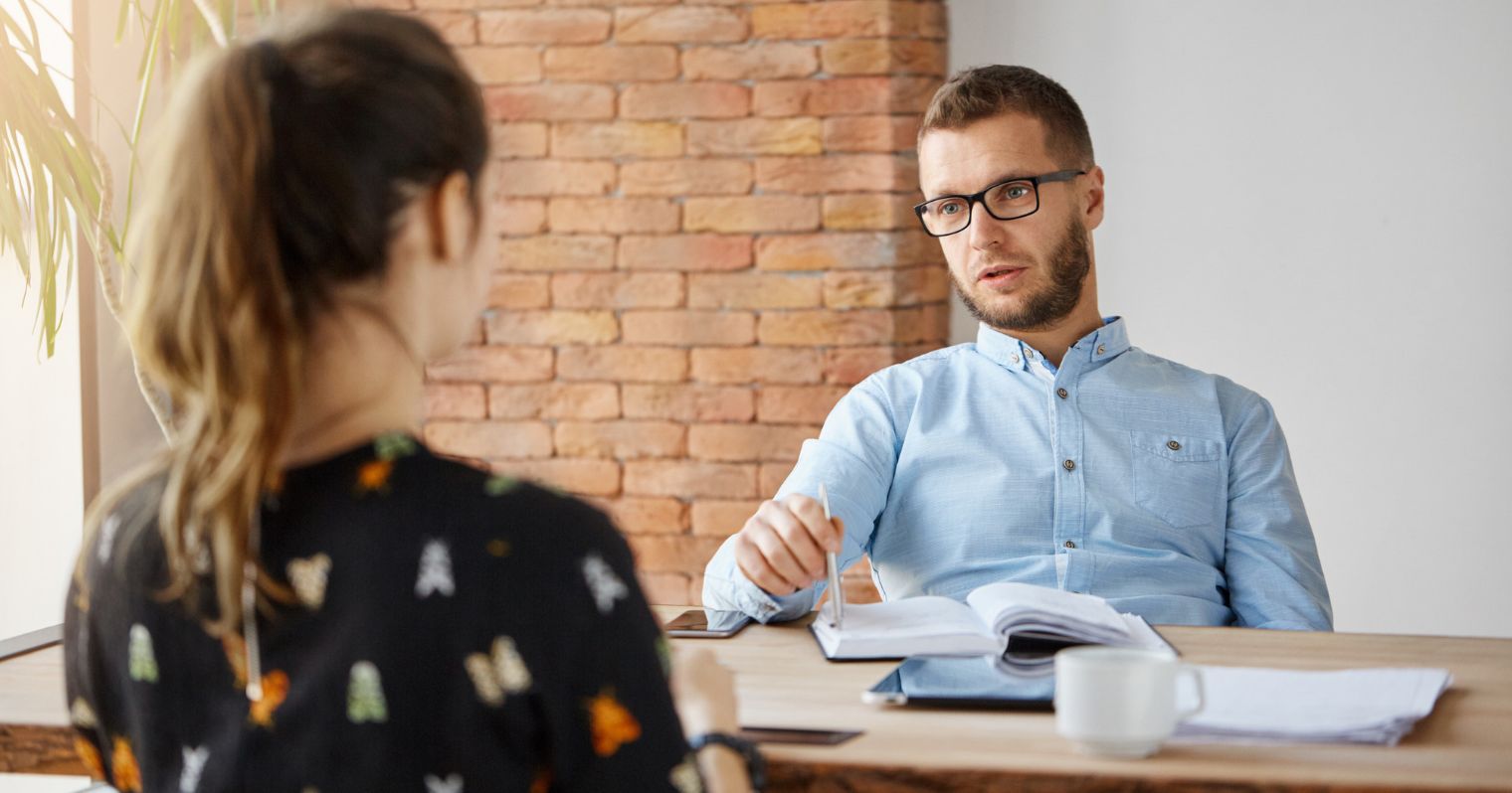 próbaidő utáni beszélgetés