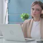 Mikor érdemes munkahelyet váltani? – 5 jel, hogy a munka már nem tesz jót neked
