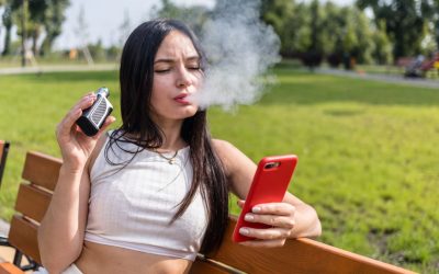 Robbanásszerűen terjed a vape a fiatalok körében – az iskolák gyakran eszköztelenek