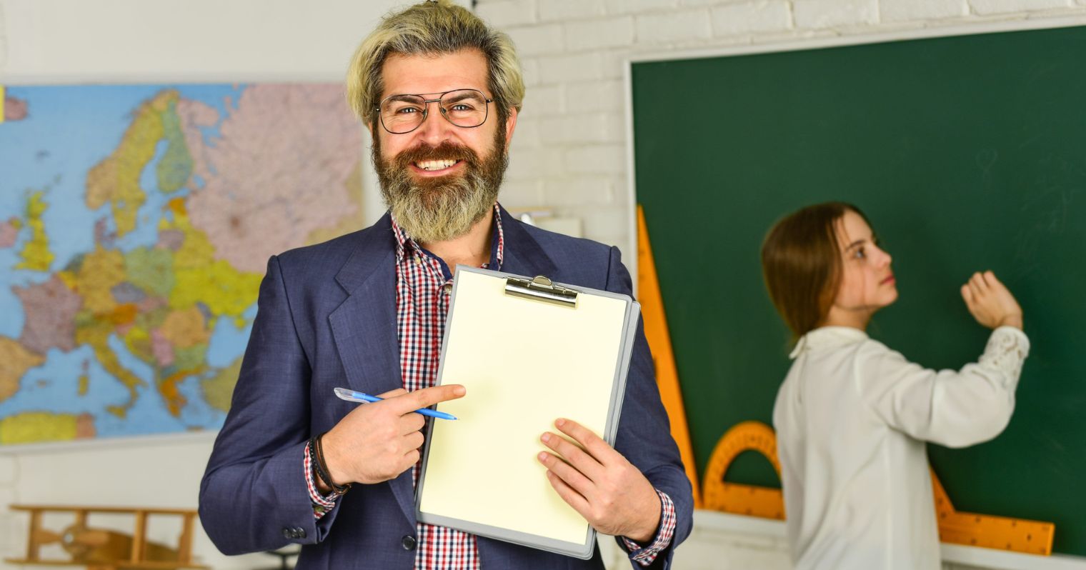 tanár az osztályteremben